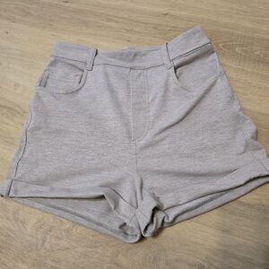 ♡ Lululemon Ok Hi Shorts Grey Sz 4 EUC